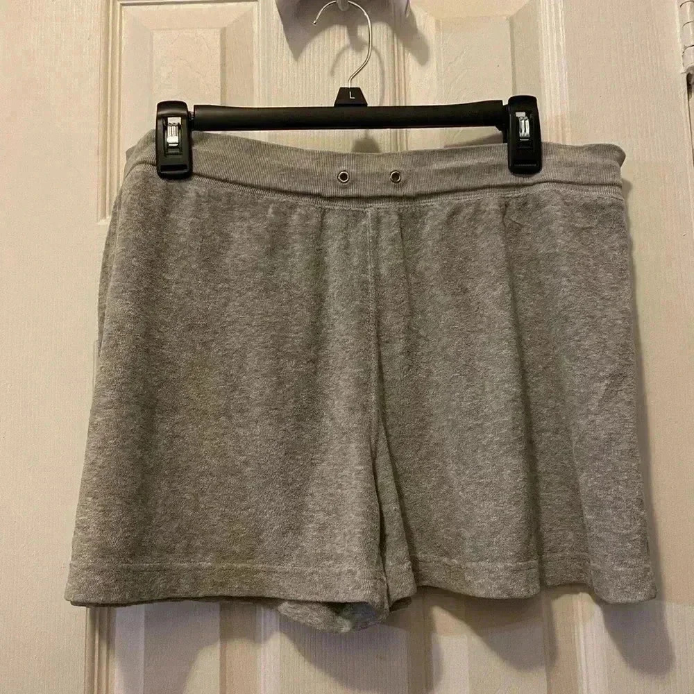 Lounge shorts size large